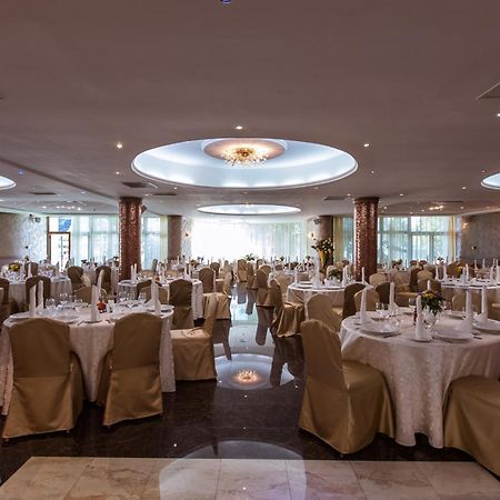 Hotel International Băile Felix エクステリア 写真