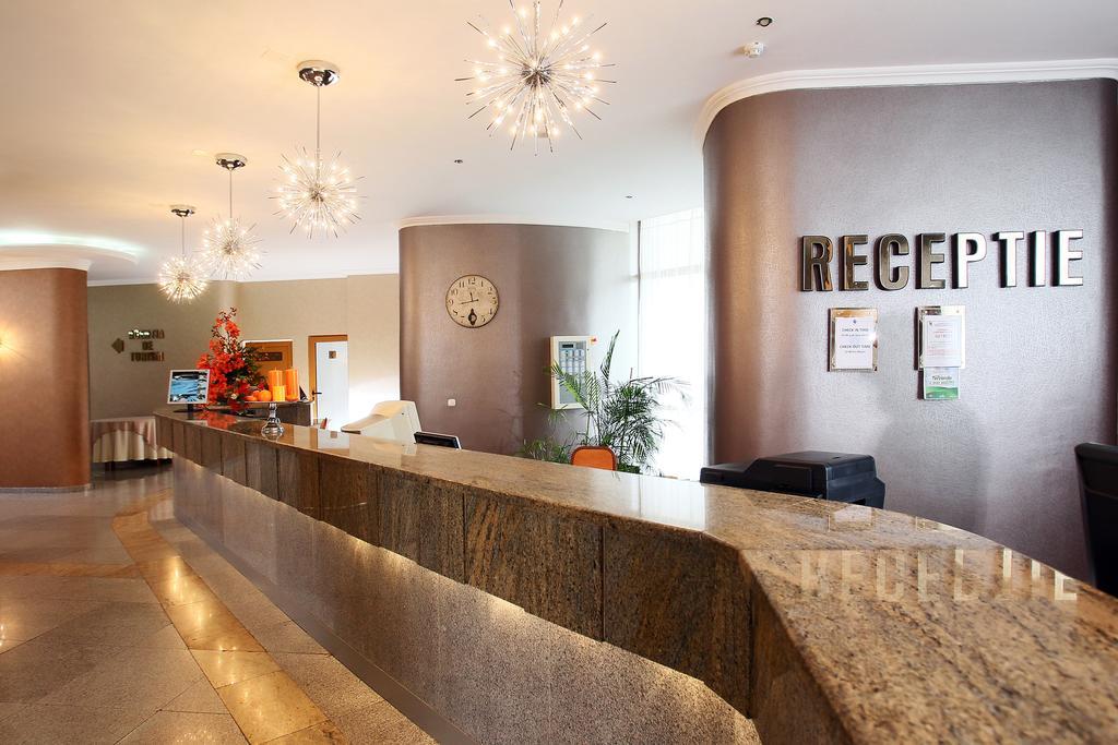 Hotel International Băile Felix エクステリア 写真