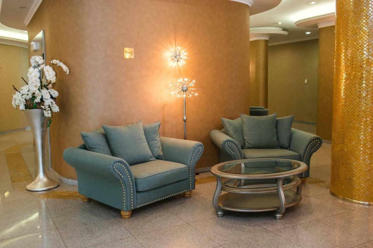 Hotel International Băile Felix エクステリア 写真