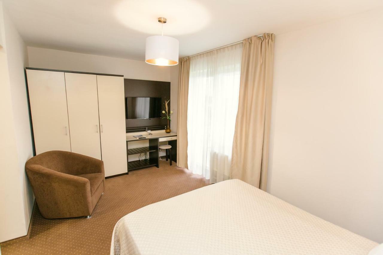 Hotel International Băile Felix エクステリア 写真