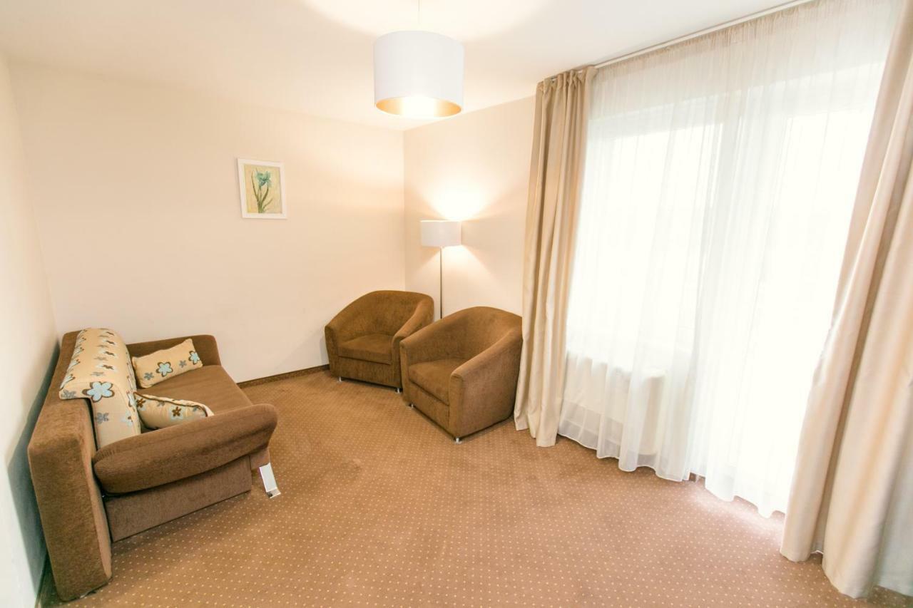 Hotel International Băile Felix エクステリア 写真